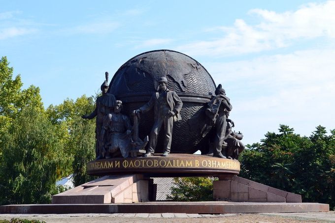 Пам'ятник кораблебудівникам