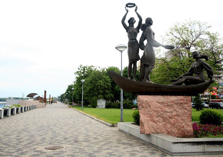 Скульптура «Юность Днепра»