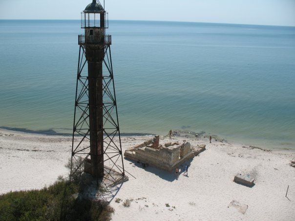 Маяк Ейфеля на острові Джарилгач