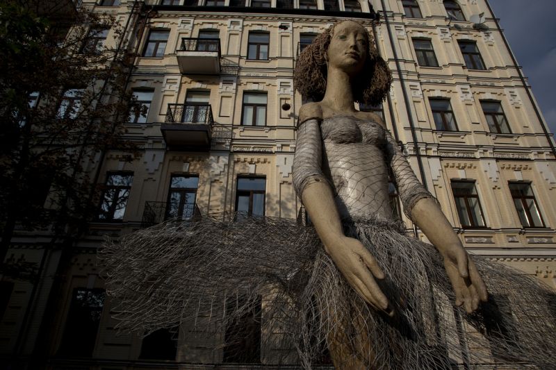 Скульптура Балерина из пня дерева Скульптура Балерина из пня дерева