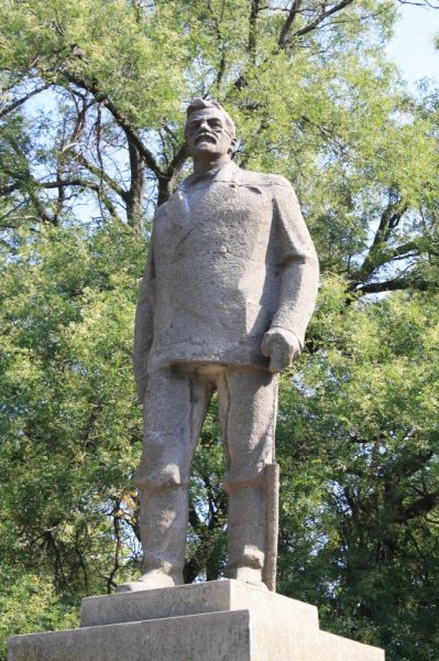 Monument to Petrovsky, Nikolaev