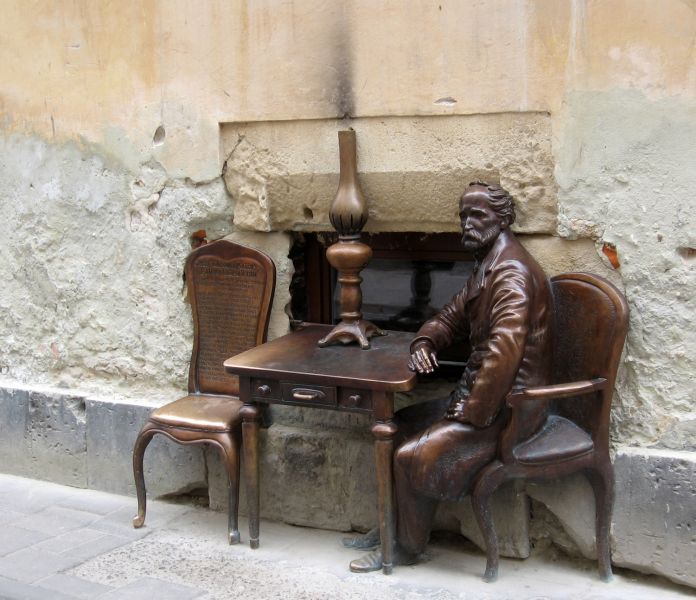 Monument to inventors of a kerosene lamp