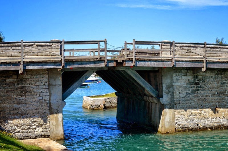 Самый маленький в мире разводной мост