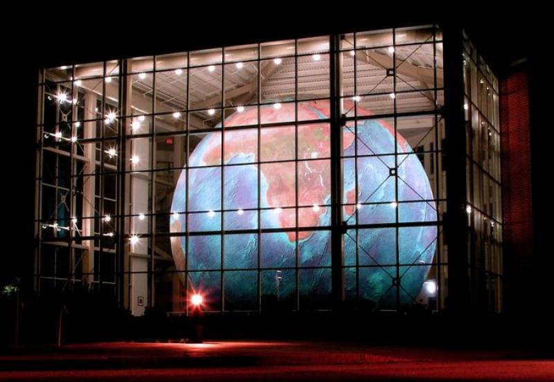 Эрта – самый большой в мире вращающийся глобус Земли