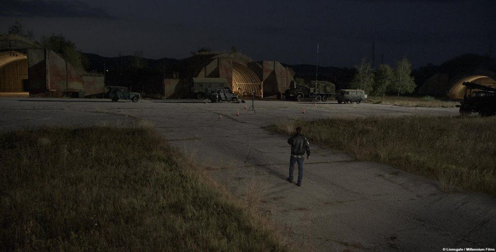 Як виглядають знамениті фільми і серіали без спецефектів (62 фото)