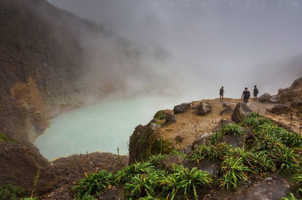 Boiling Lake in Dominica 