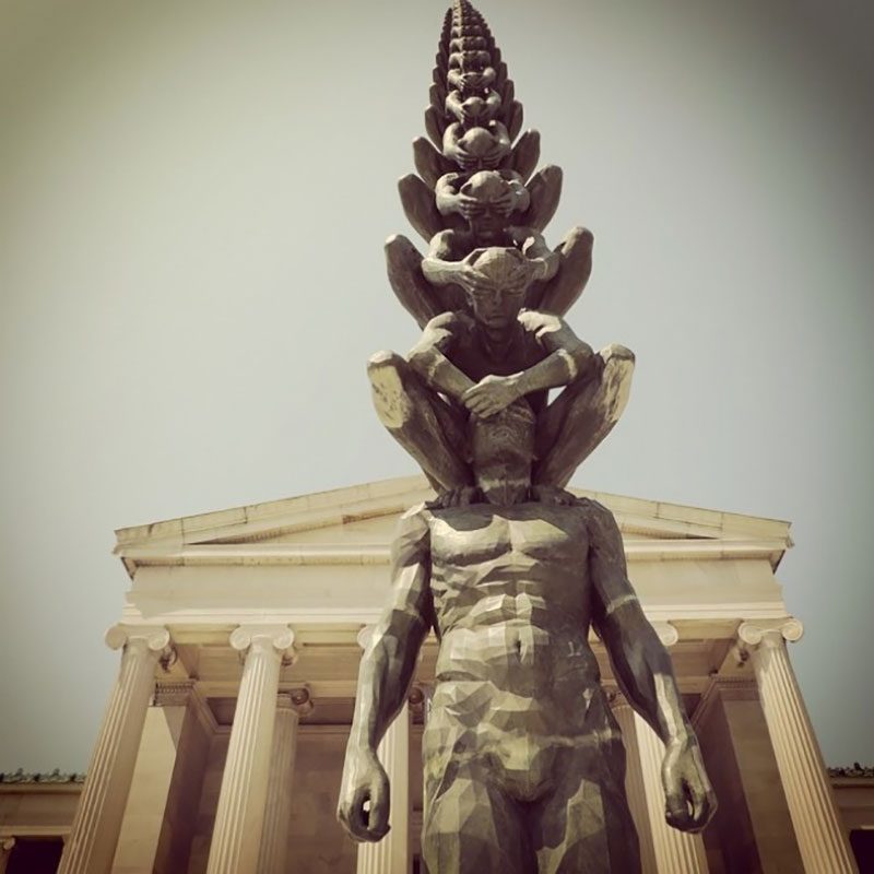14 sculptures from around the world, from which the brain explodes