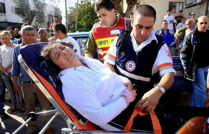 Gunshot wound: men and women. Gunshot wound: men and women.