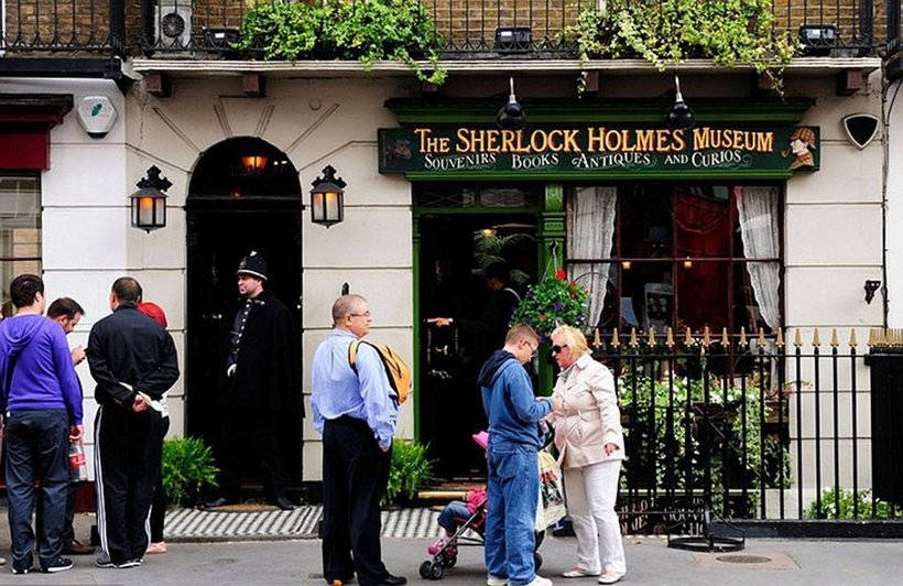 Фальшивые достопримечательности, собирающие толпы доверчивых туристов