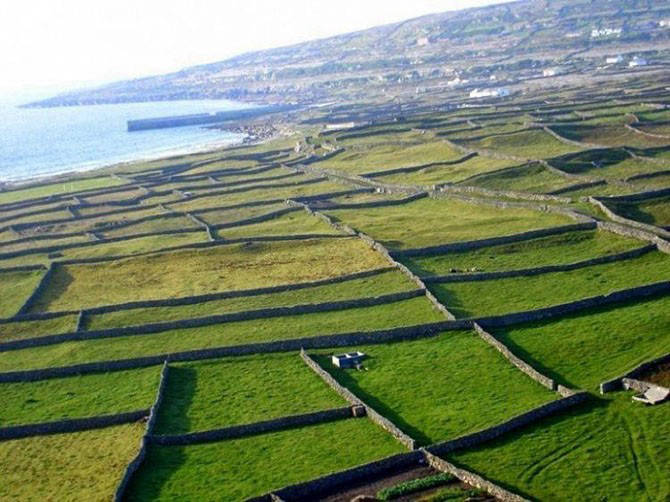 アイルランドの石壁（15枚の写真）