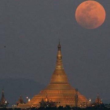 18 впечатляющих фото лунного затмения 31 января 2018 года со всего мира