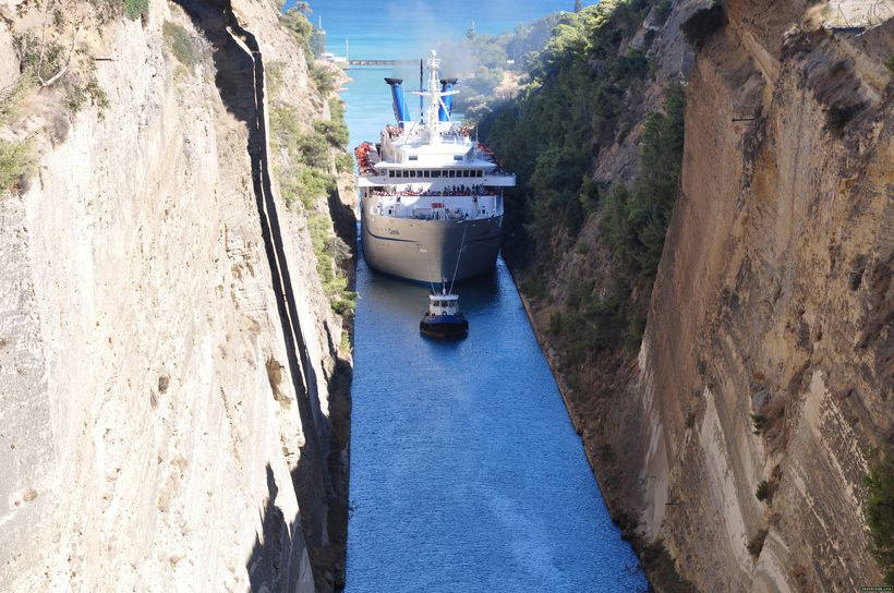 Самый узкий судоходный канал в мире, который строили 2,5 тысячи лет