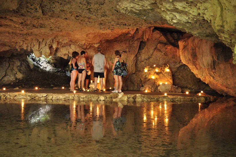 Сак-Актун: грандиозная пещера в Мексике, по которой течет подземная река