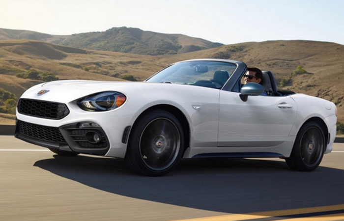 Fiat 124 Spider - весьма сексуальный автомобиль. Fiat 124 Spider - весьма сексуальный автомобиль.