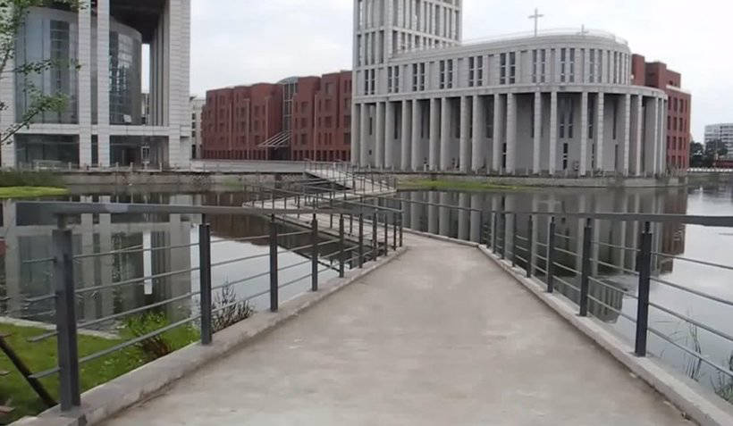 10 знаменитых городов, которые подделал Китай, и как они выглядят на самом деле 10 знаменитых городов, которые подделал Китай, и как они выглядят на самом деле