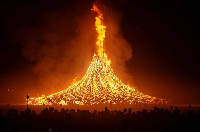 Самые крутые снимки с сумасшедшего и чудесного фестиваля Burning Man 2018 Самые крутые снимки с сумасшедшего и чудесного фестиваля Burning Man 2018