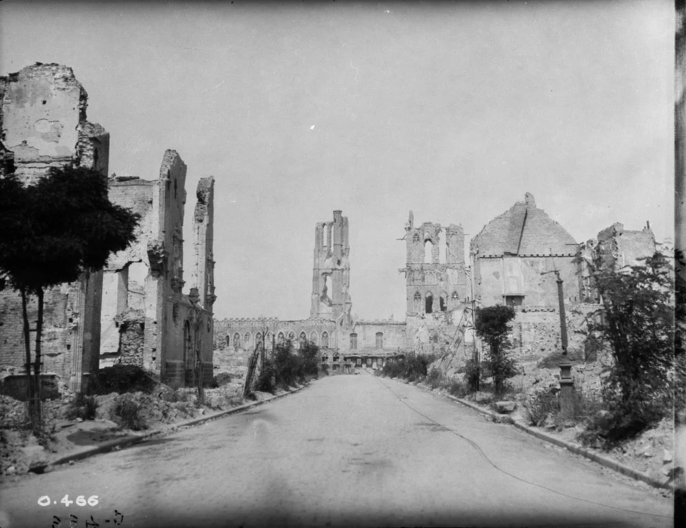 Pomniewne bramy Menina w Ypres z nazwami poległych żołnierzy