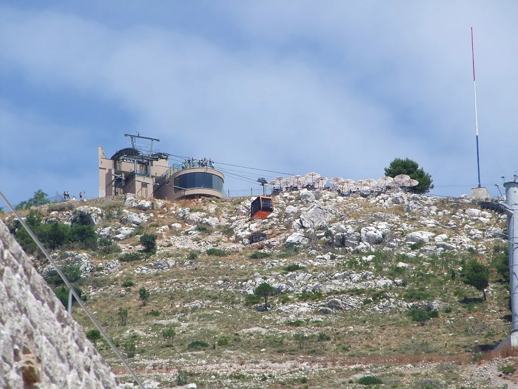 Sonnenuntergang über Dubrovnik vom Berg Srdž – die goldene Beleuchtung der Altstadt