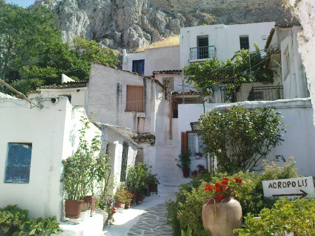 Анафиотика: кикладская деревня, спрятанная прямо под Акрополем