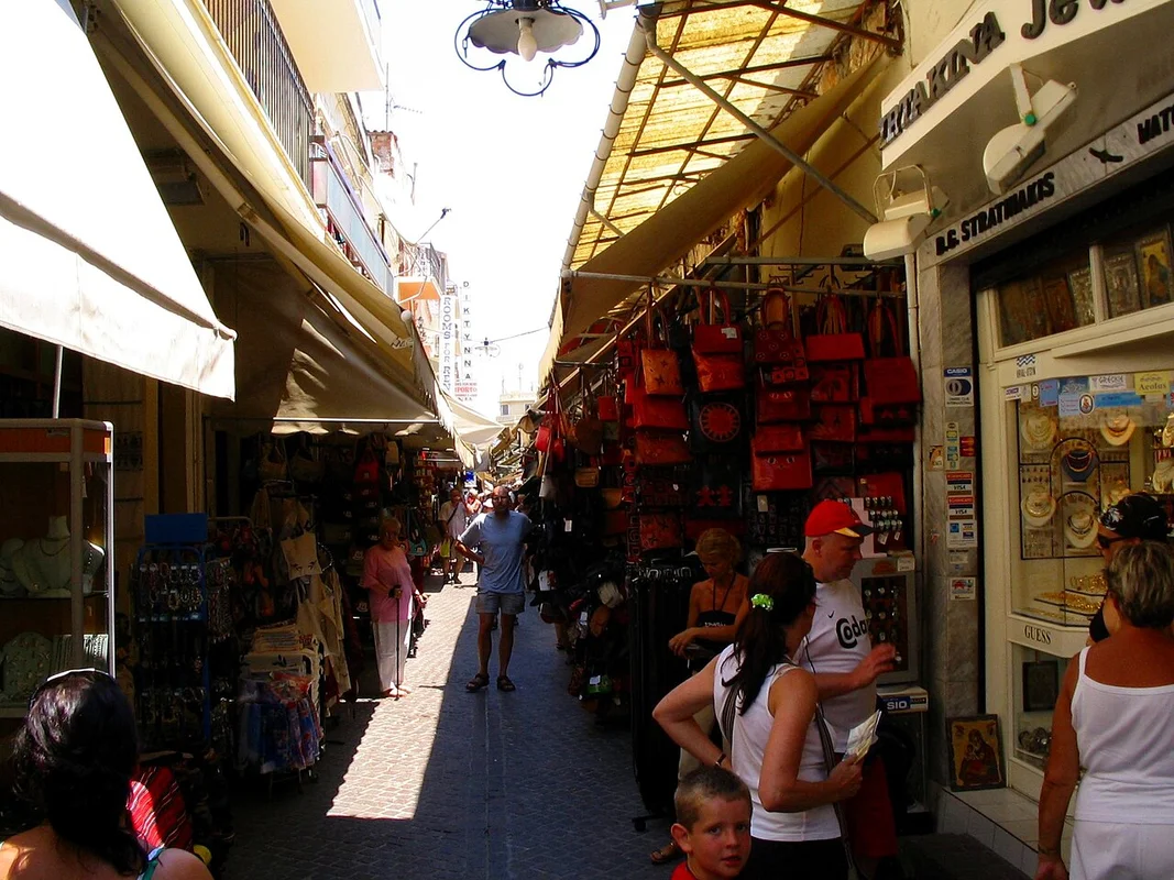 Skridlof Street in Haniá with leather workshops