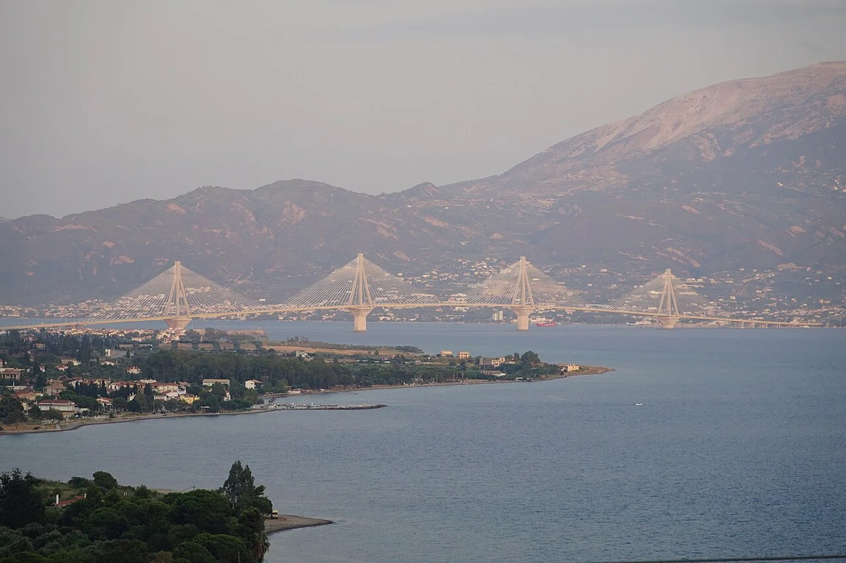 Нафпакт и мост Рио-Антирио: ворота в Западную Грецию