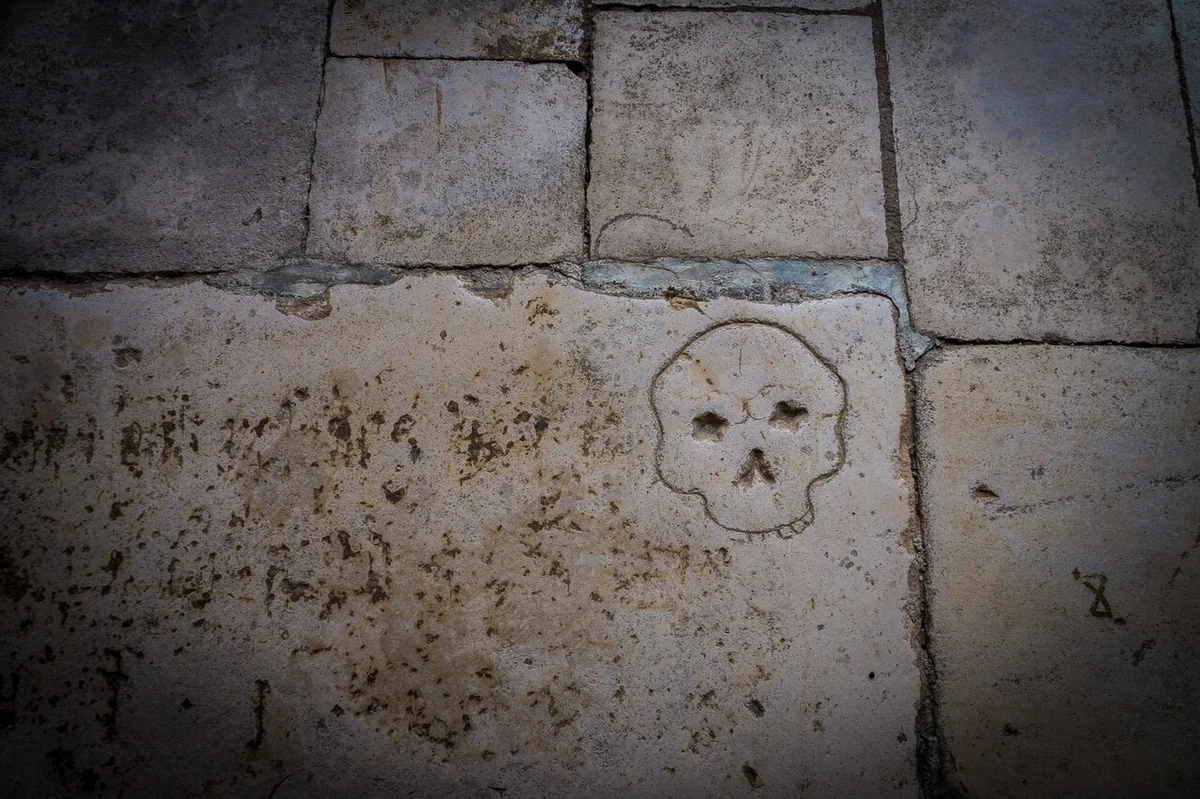 Монастир Баталья у золотому світлі заходу сонця