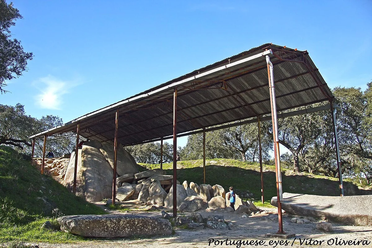 Анта-Гранде-ду-Замбужейру — крупнейший дольмен Пиренейского полуострова