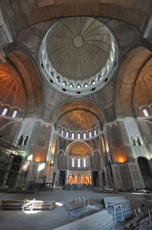 Площадь Маркса и Энгельса с полукруглом административных зданий образца 1950 года