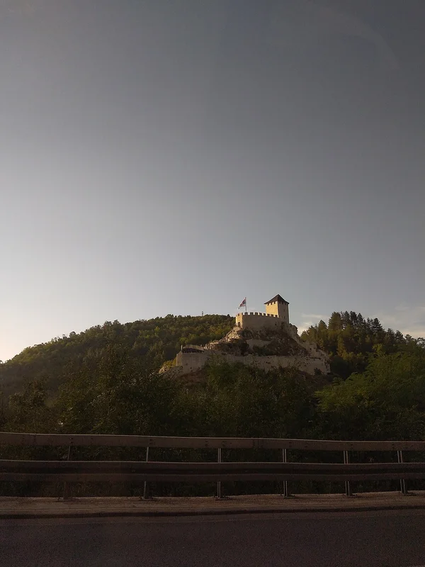 Ужице и Шарган восемь: путешествие на легендарном паровозе по горам Сербии