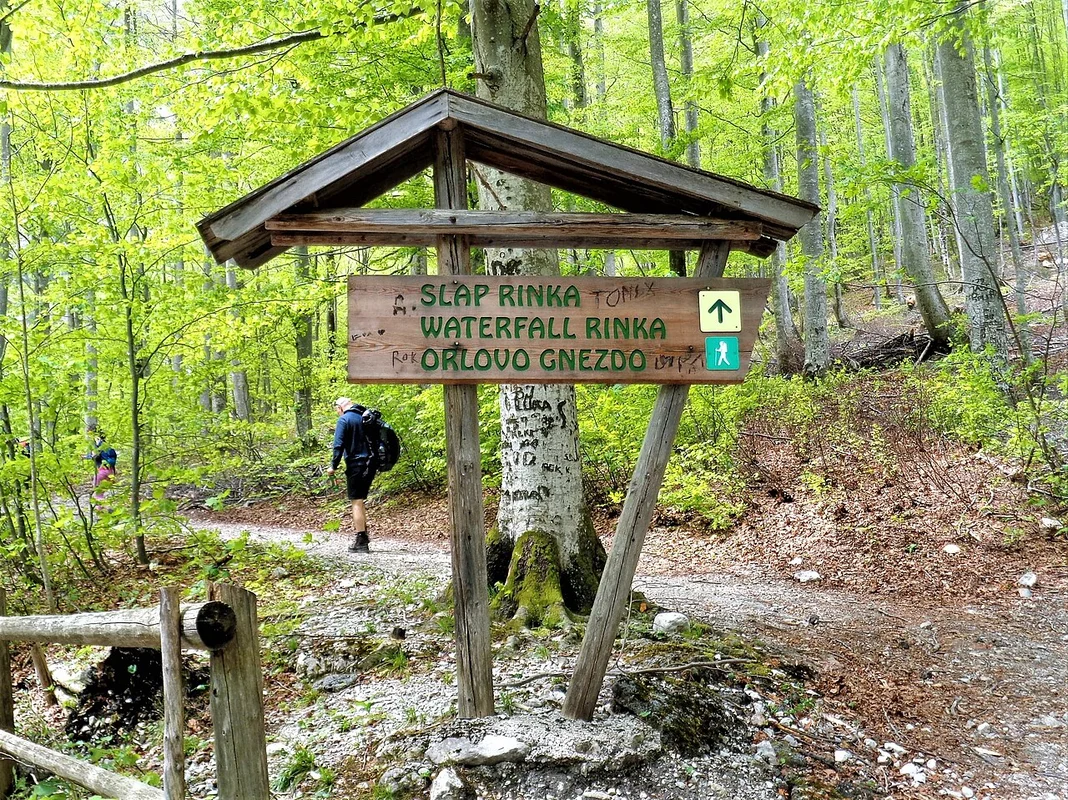 Водопад Ринка — 90-метровый каскад в конце Логарской долины