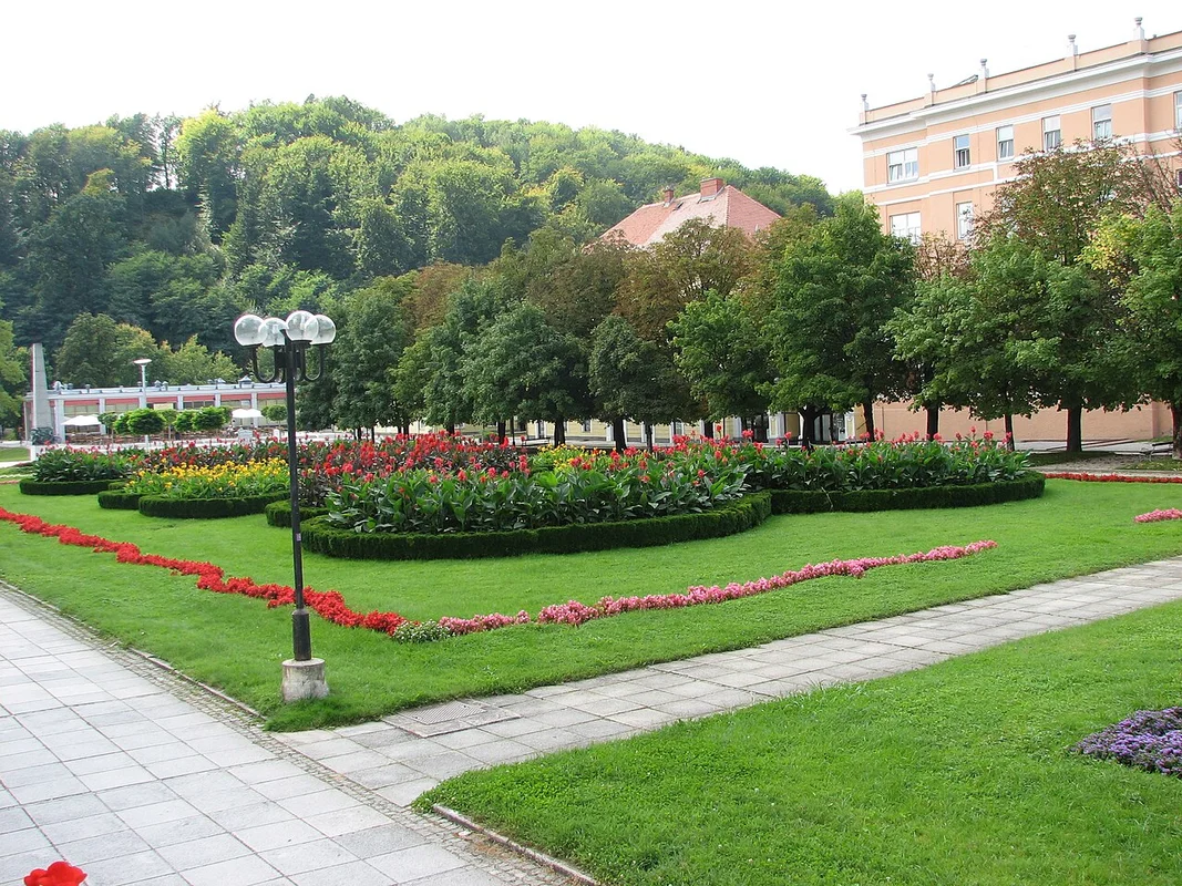 Питьевой павильон Темпел с минеральной водой Donat Mg в Рогашка-Слатине