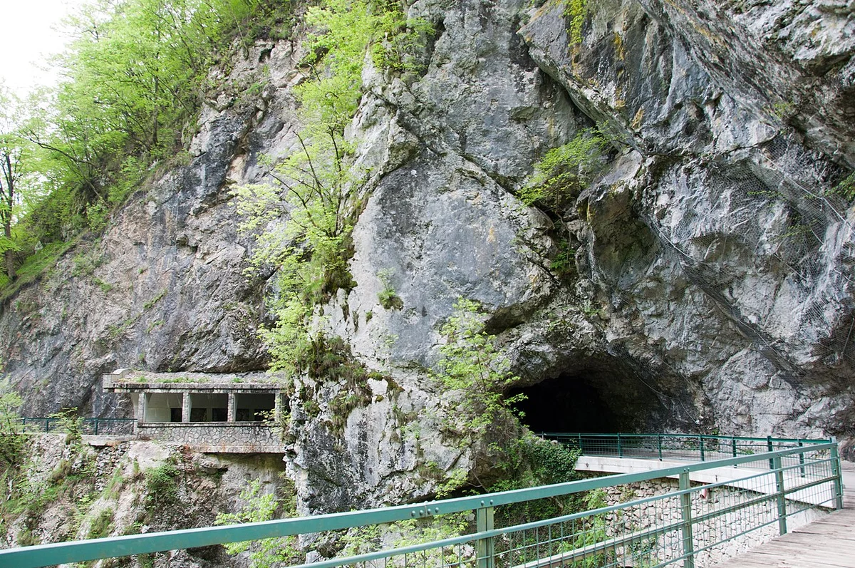 Каньон Сочи у Толмина: изумрудная вода для прыжков и купания в Словении