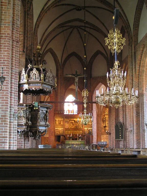 Каменная лестница Сторттраппан, ведущая к башне Чернан