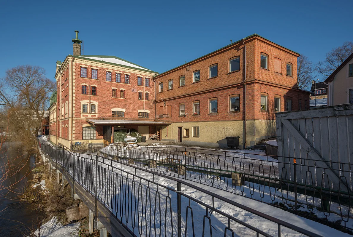 Рыбный рынок на набережной Нюшёпинга с уловом дня