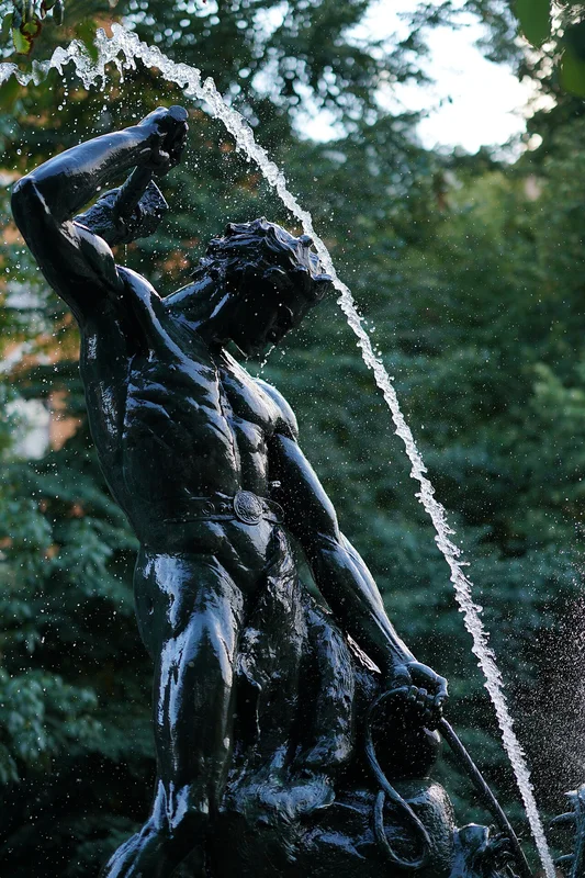 Mariatorget — головна площадь району Södermalm влітку