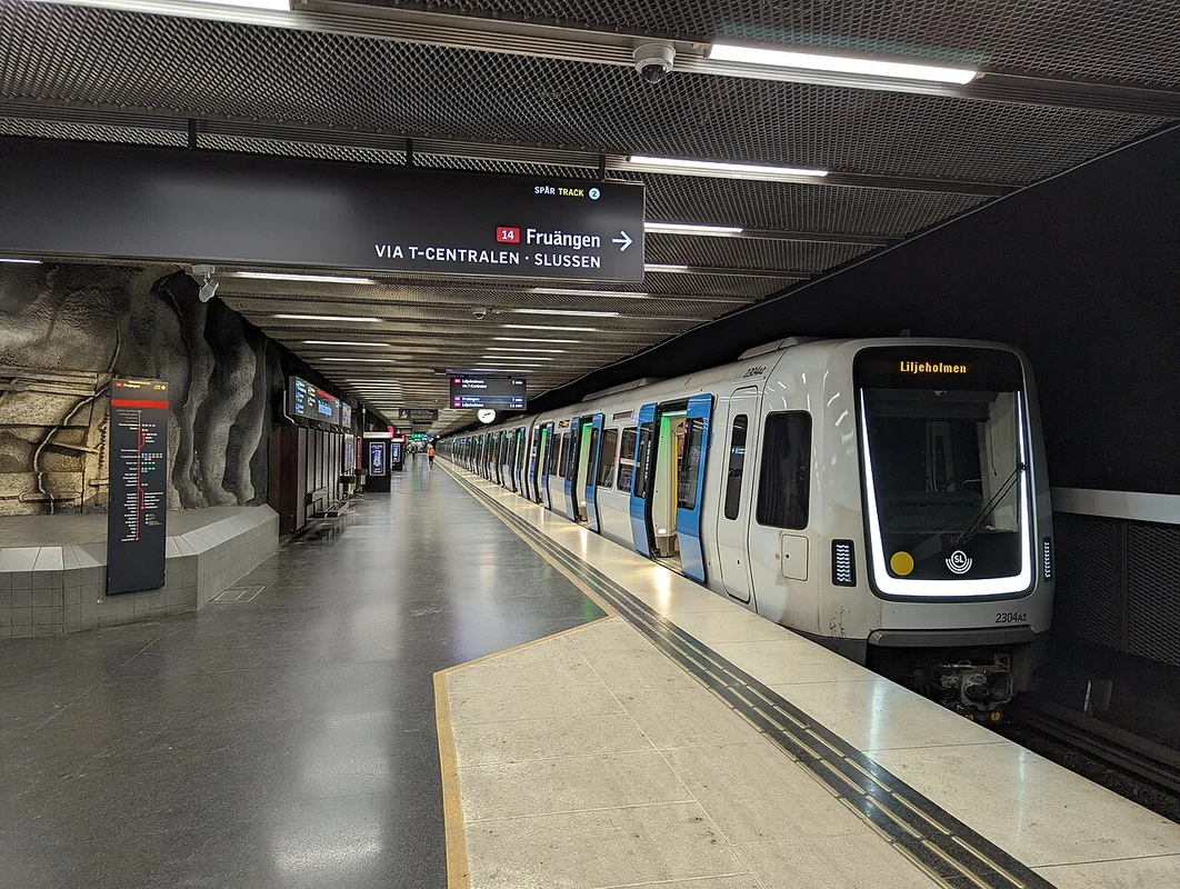 Стокгольмське метро – найдовша в світі художня галерея.