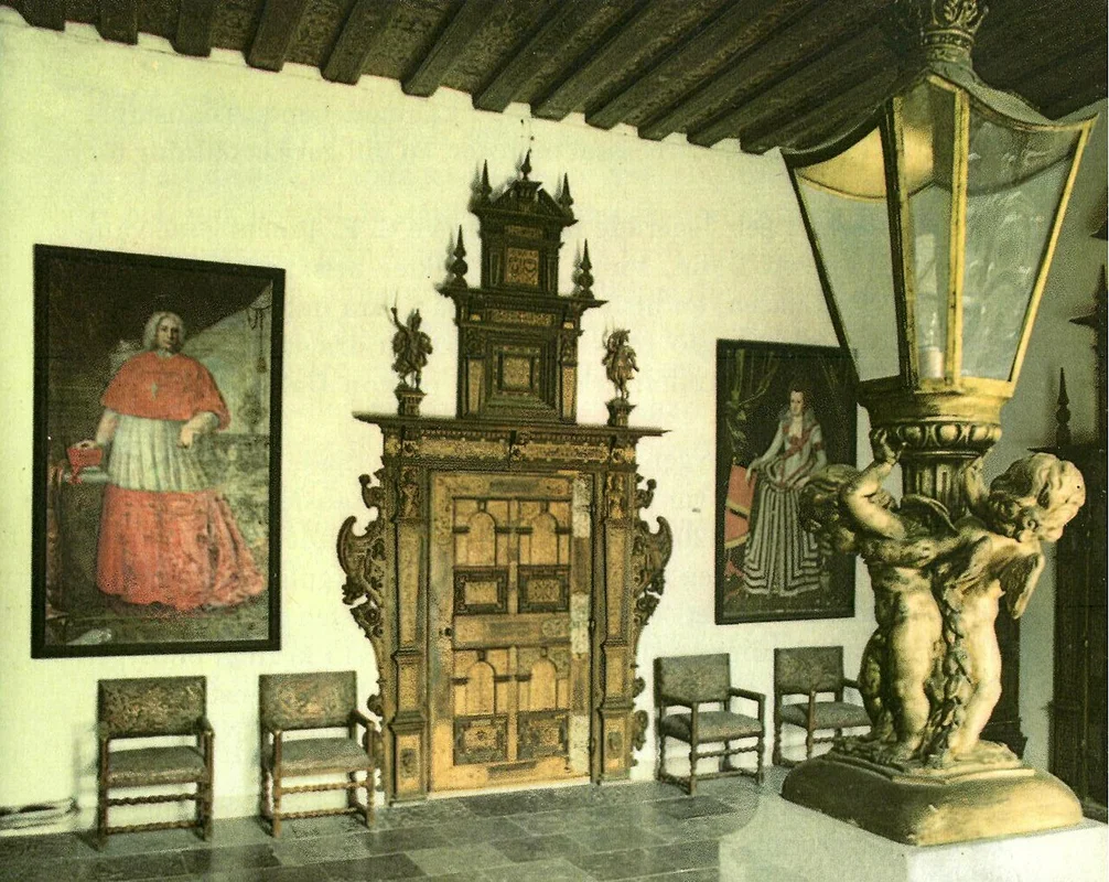 Замок Вестероса — ренессансное здание XVI века на берегу реки