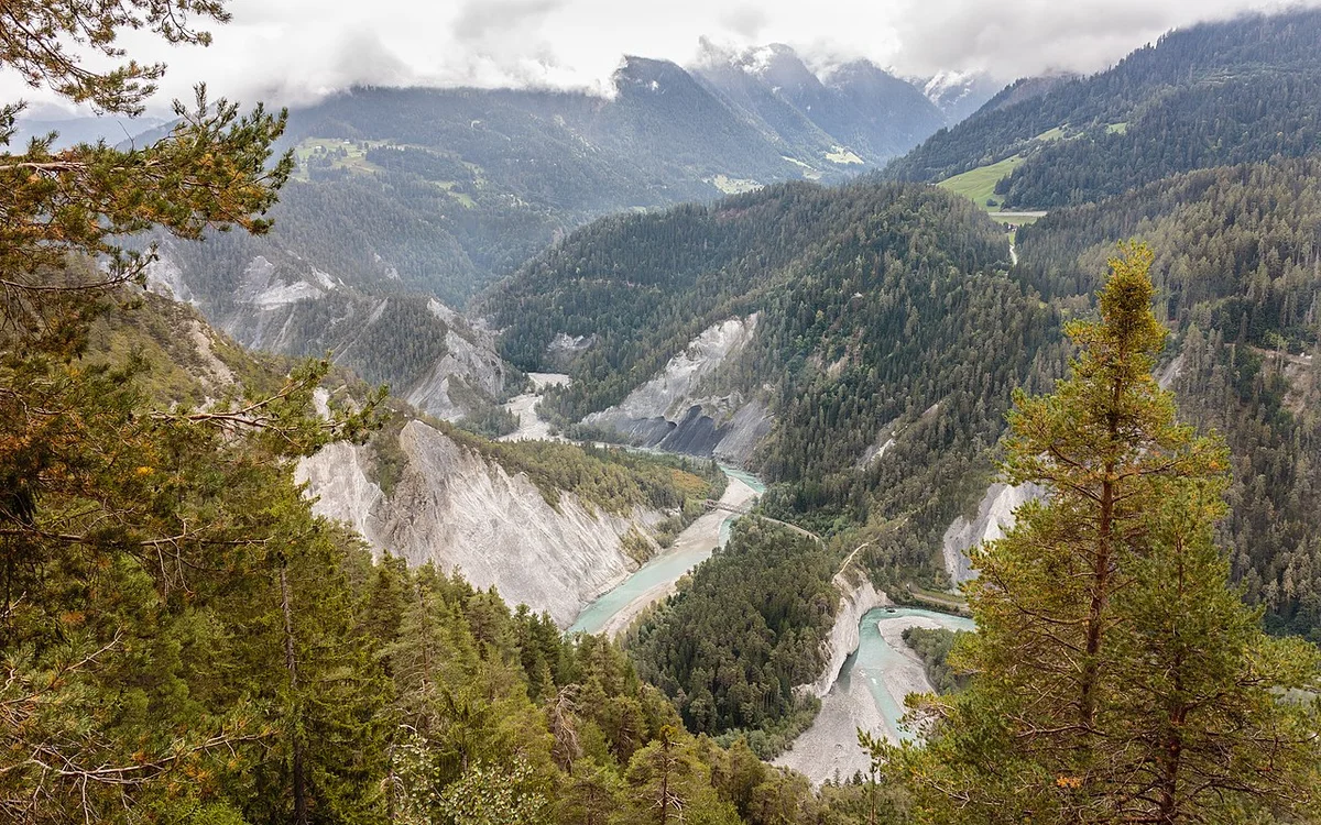 Комплекс Rocksresort в Лаакс-Мурщетг — современная архитектура у подъёмников