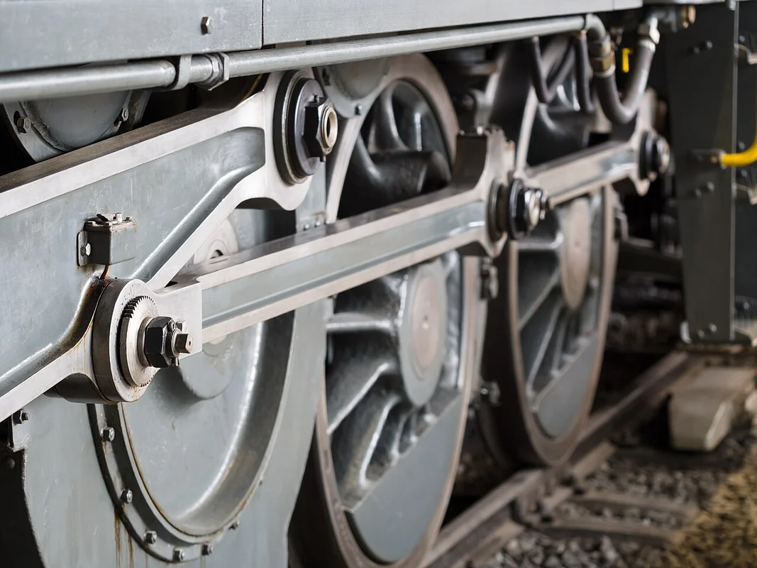 Historyczny elektryczny pociąg „Krokodyl“ Ce 6/8 w sali kolejowej Muzeum Transportu w Lucernie