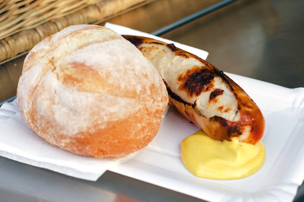 Рестораны и кафе на улице Langstrasse в Цюрихе