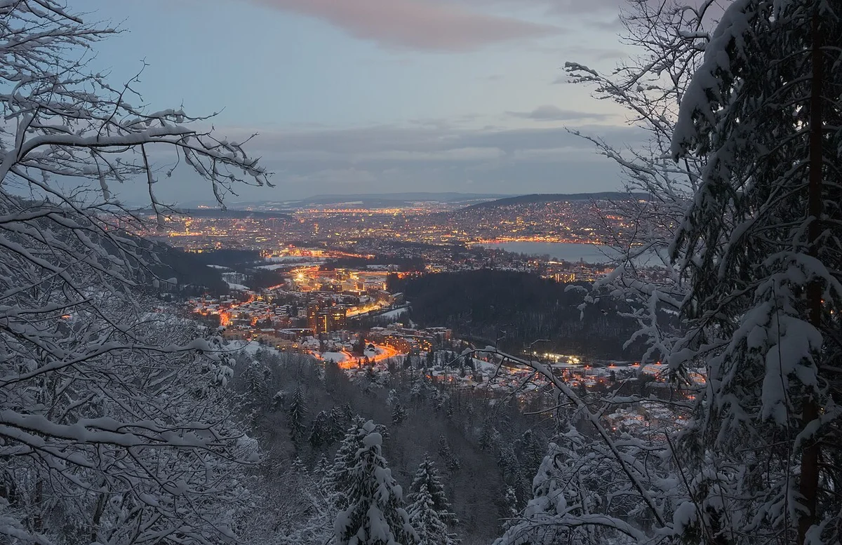 Интерьер ресторана Zeughauskeller в Цюрихе