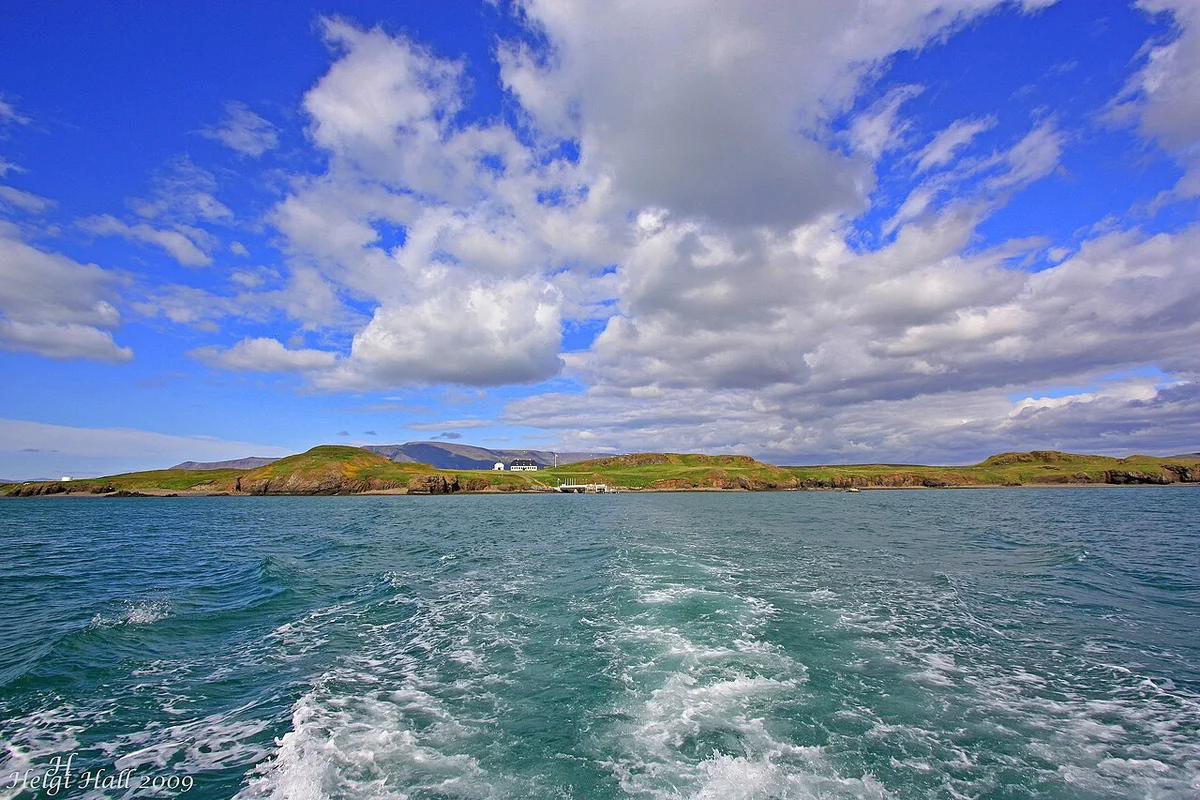 Закат над рекой Днепр с видом на город