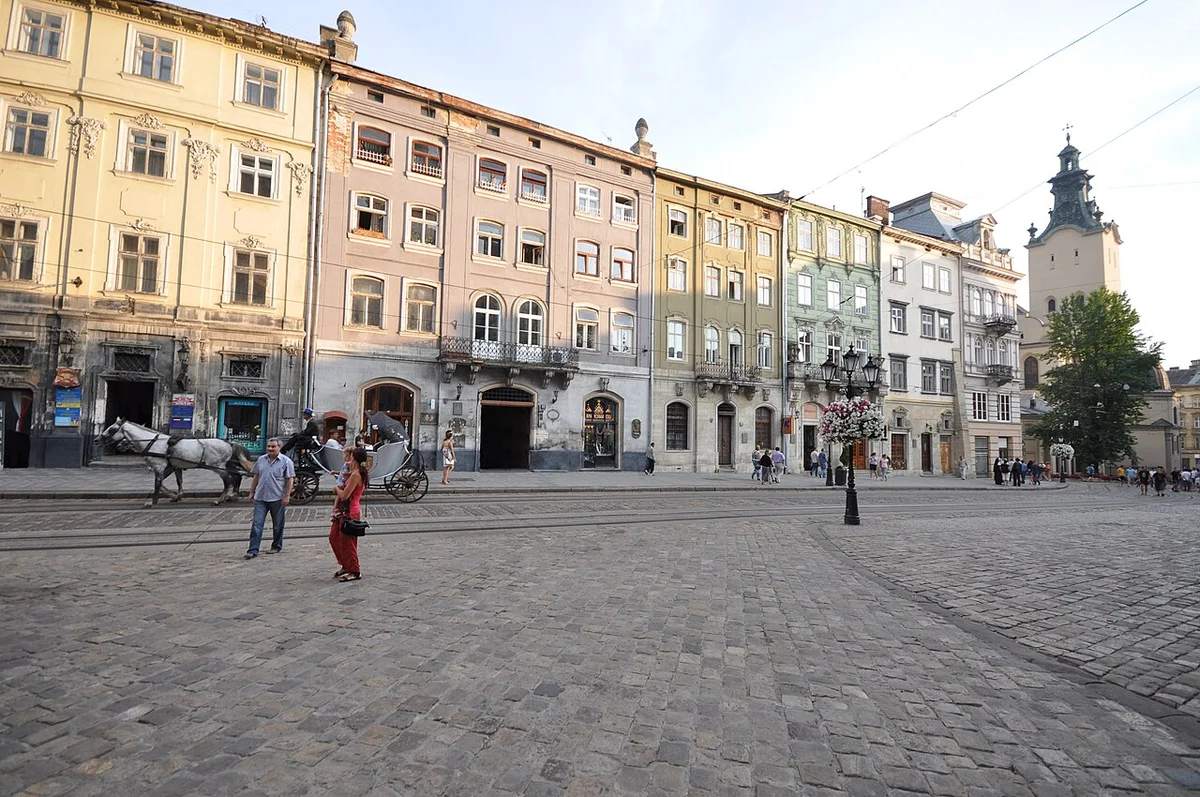 Площадь Рынок во Львове — сердце кофейной культуры города
