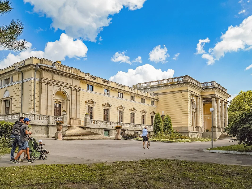 Немиров: усадебный рай Подолья, дворец Щербатовых и вишнёвый самогон