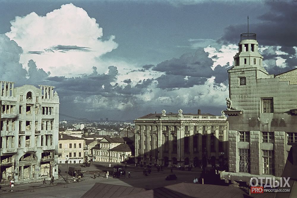 09000000 Kharkov of the times of German occupation in color