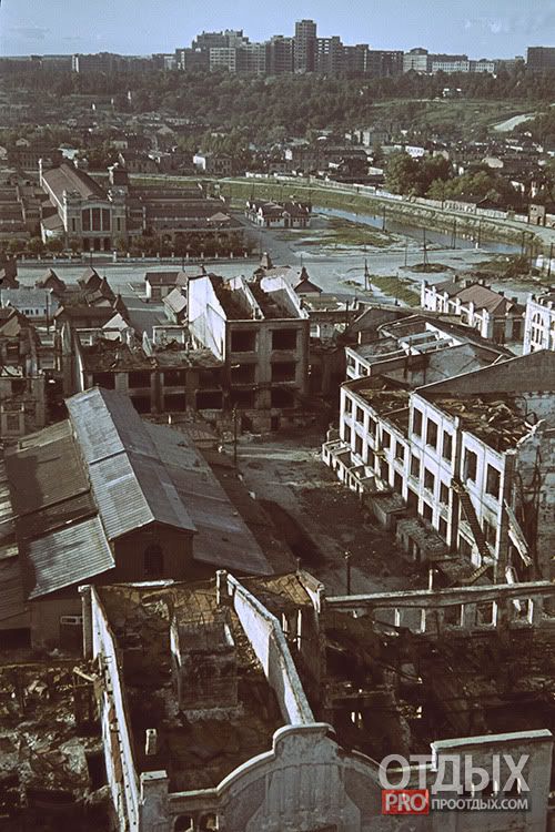 22000000 Kharkov of the times of German occupation in color